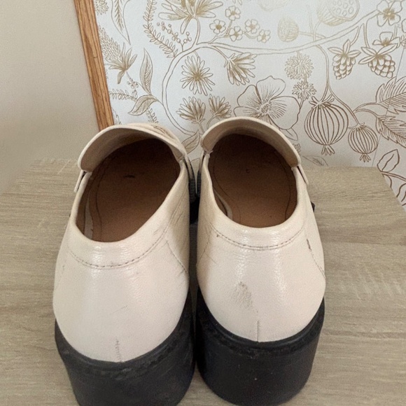 Coach Leah Loafers - Picture 5 of 9